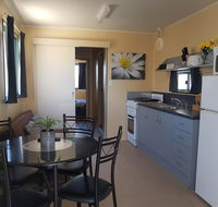 Rocks Retreat Cabin 3 - Lobster - Lightning Ridge Tourism