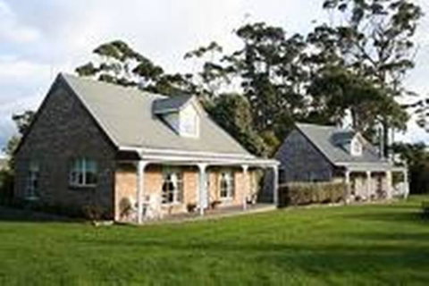 Rosebank Cottage Collection - Lightning Ridge Tourism 3