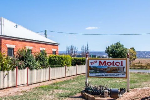 Ross Motel - Lightning Ridge Tourism 3