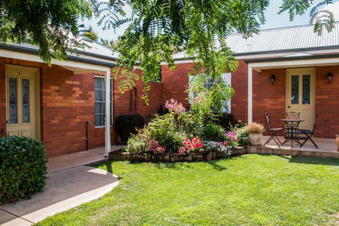 Ross Motel - Lightning Ridge Tourism 2