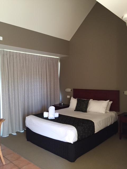 Rothbury Escape - Lightning Ridge Tourism 3