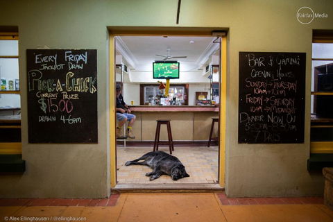 Royal Carrangarra Hotel - Lightning Ridge Tourism 2