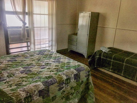 Royal Carrangarra Hotel - Lightning Ridge Tourism 3