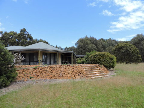 Rural Hideaway - Yallingup - Lightning Ridge Tourism 1