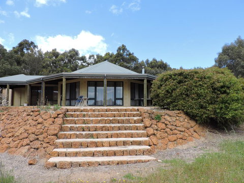 Rural Hideaway - Yallingup - Lightning Ridge Tourism 0