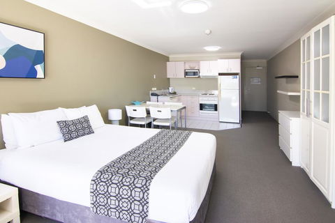 Rydges Horizons Snowy Mountains - Lightning Ridge Tourism 2