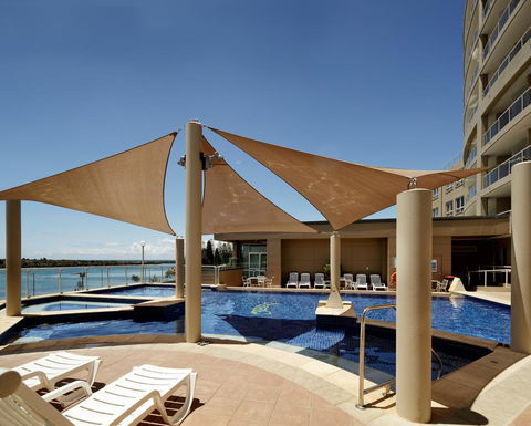 Rydges Hotel Port Macquarie - Lightning Ridge Tourism 1