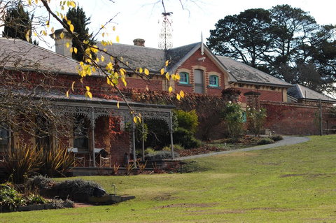 Saint Agnes Homestead - Lightning Ridge Tourism 0