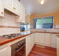 Salt Water  Fingal Bay - Lightning Ridge Tourism