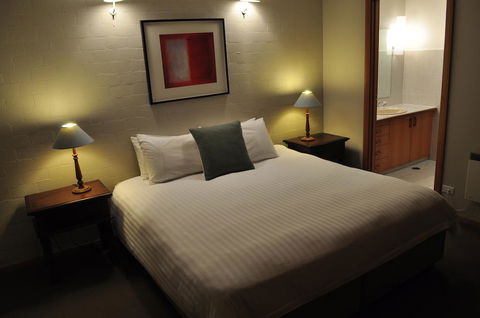 Salzburg Apartments - Lightning Ridge Tourism 2