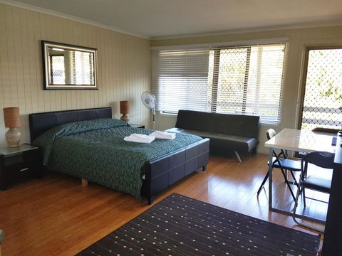 Sanctuary Lakes Fauna Retreat - Lightning Ridge Tourism 2