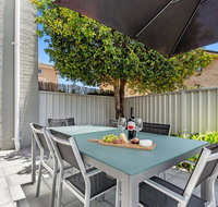 Sandcastles Unit 7 - Fingal Bay - Lightning Ridge Tourism