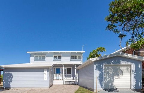 Sandpiper Beach Front House - Lightning Ridge Tourism 0