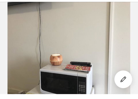 Sassy And Modern Apartment - Lightning Ridge Tourism 1