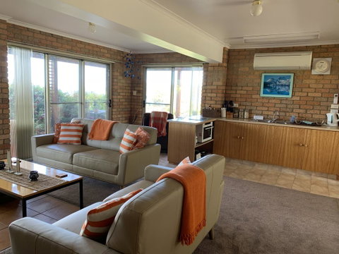 Sea Change Safety Cove - Lightning Ridge Tourism 3