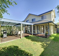 Sea Whispers  Fingal Bay - Lightning Ridge Tourism