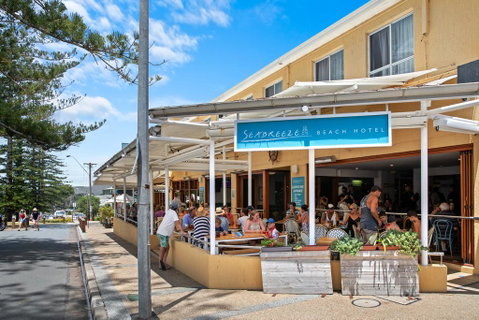 Seabreeze Beach Hotel - Lightning Ridge Tourism 0