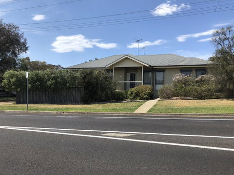 Seagrape Cottage - Lightning Ridge Tourism 0