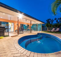 Seaside Hideaway- Hideaway Bay - Lightning Ridge Tourism