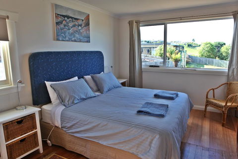 Seaview House Ulverstone - Lightning Ridge Tourism 1