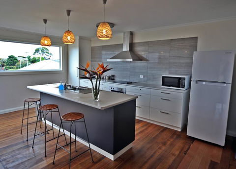 Seaview House Ulverstone - Lightning Ridge Tourism 0