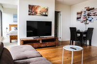 Serenity by the Botanical Garden Free Parking