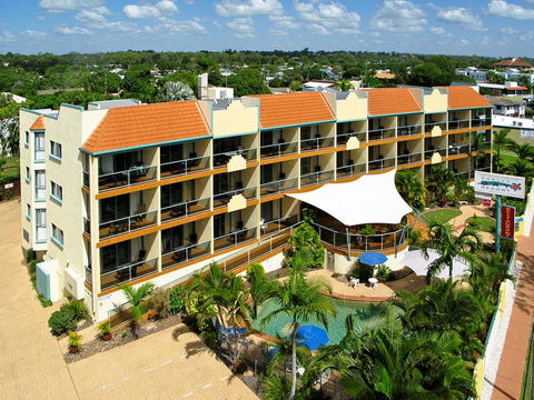Shelly Bay Resort - Lightning Ridge Tourism 0