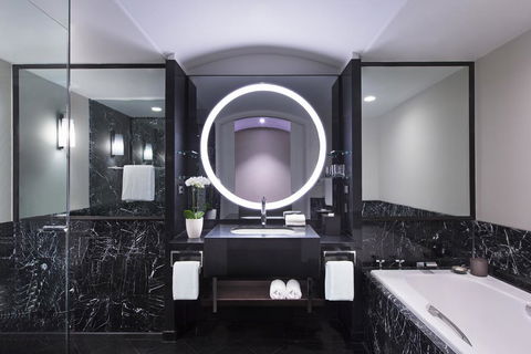 Sheraton Grand Sydney Hyde Park - Lightning Ridge Tourism 1