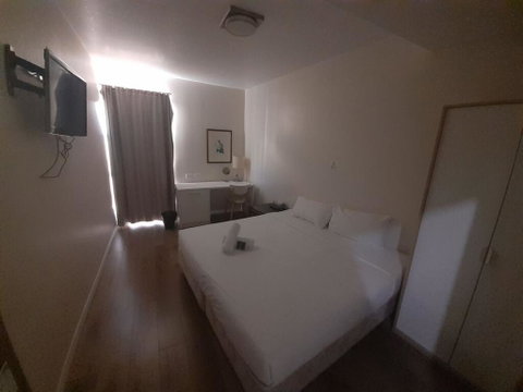 Shilla Lodge - Lightning Ridge Tourism 1