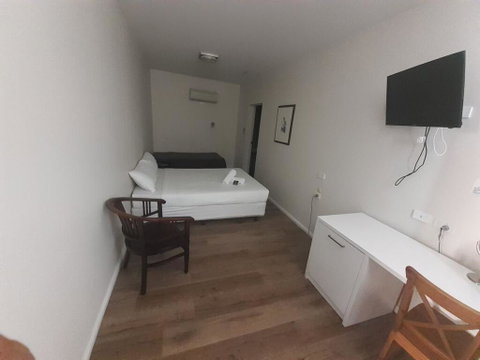 Shilla Lodge - Lightning Ridge Tourism 2