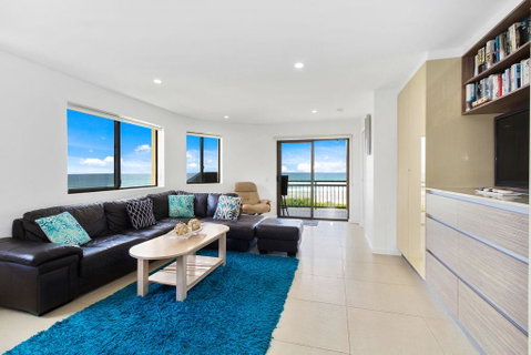 Shoreline Nine Penthouse With Ocean Views - Lightning Ridge Tourism 1