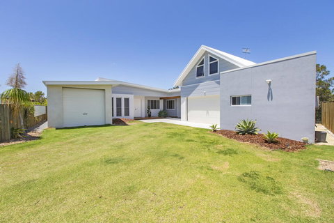 Sienna Rose - Lightning Ridge Tourism 1