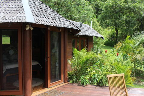 Silk Pavilions Glamping - Lightning Ridge Tourism 0
