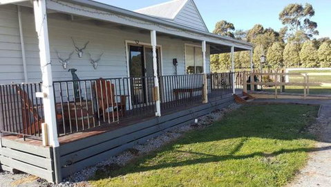 Silverbirch Cottage - Lightning Ridge Tourism 0