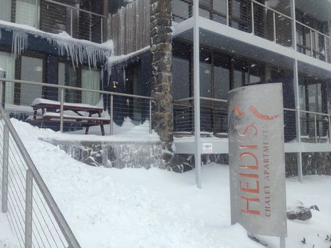 Snowstay At Heidis - Lightning Ridge Tourism 0