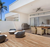 Soldiers Point Style and Sophistication - Lightning Ridge Tourism