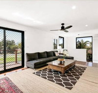 Spacious 2 Bedroom Townhouse In Southport - Lightning Ridge Tourism