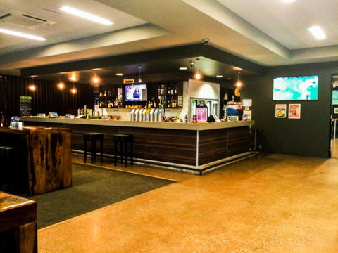 Spinifex Hotel - Lightning Ridge Tourism 2