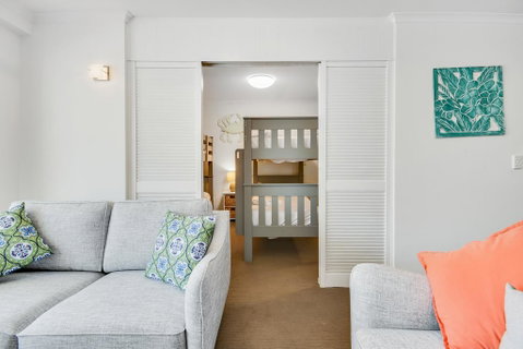 Spinnaker Apartments - Lightning Ridge Tourism 2