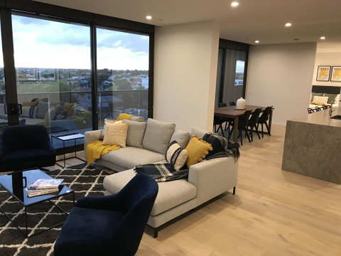StayCentral Essendon Escape Sub-penthouse - Lightning Ridge Tourism 3