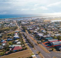Stillwaters - Panoramic View of Lakes Entrance - Lightning Ridge Tourism