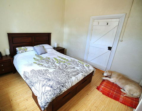 Stonewall Cottage - Lightning Ridge Tourism 1