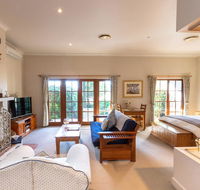 Strathearn Park Lodge - Lightning Ridge Tourism