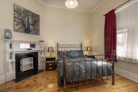 Strothers Farm House - Lightning Ridge Tourism 3