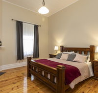 Strothers Farm House - Lightning Ridge Tourism