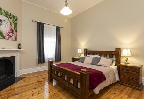 Strothers Farm House - Lightning Ridge Tourism 0