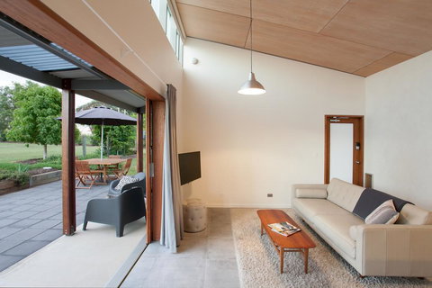 Studio 367 - Lightning Ridge Tourism 3