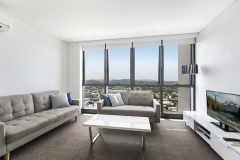 Stunning Views On The 41st Floor - Lightning Ridge Tourism 0