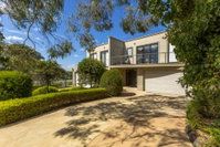 STYLISH SUN-DRENCHED AND SOPHISTICATED