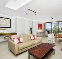 Sunny and Spacious Two Bedroom Apartment - SPF13 - Lightning Ridge Tourism